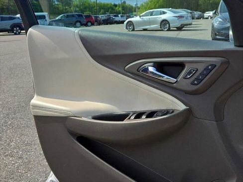 Used 2024 Chevrolet Malibu LT FWD image 7