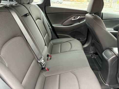 Used 2018 Hyundai Elantra GT image 22