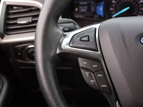 Used 2024 Ford Edge SEL image 11