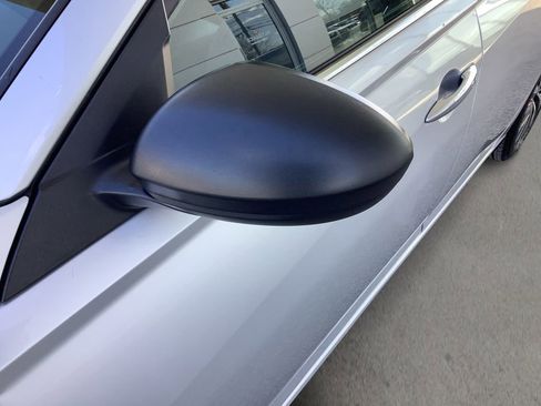 Used 2024 Nissan Altima 2.5 SV image 11