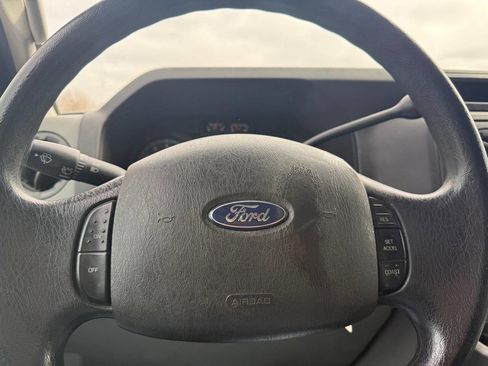 Used 2010 Ford E-150 and Econoline 150 Wagon image 20