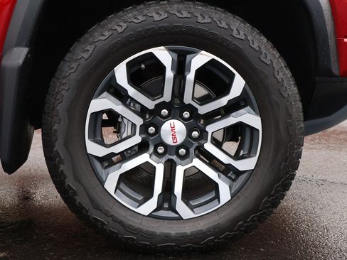 Certified 2024 GMC Canyon AT4 w/ AT4 Premium Package AWD/4WD image 27
