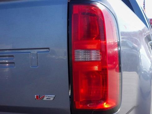 Used 2022 Chevrolet Colorado LT w/ Safety Package image 10