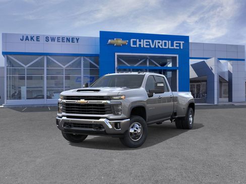 New 2026 Chevrolet Silverado 3500 LT w/ All Star Edition image 10