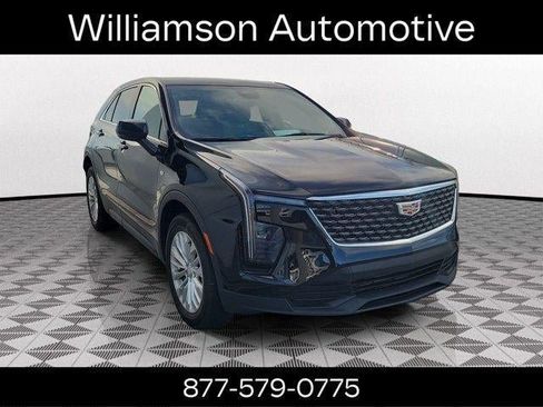 Certified 2024 Cadillac XT4 Luxury w/ Cold Weather Package FWD image 1
