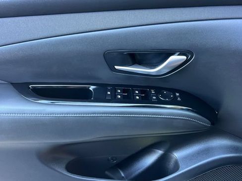 Certified 2025 Hyundai Santa Cruz SEL FWD image 13