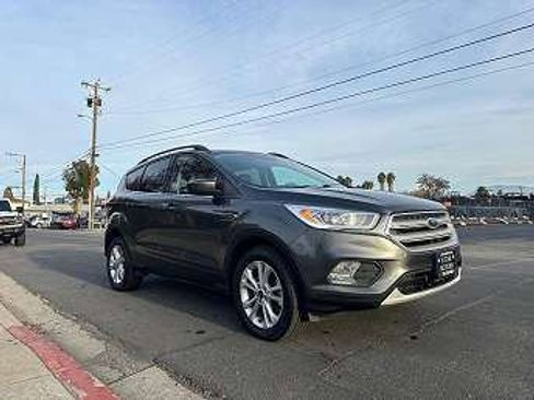 Used 2019 Ford Escape SEL image 1