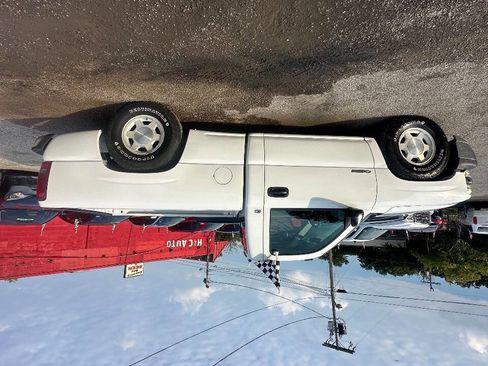 Used 2000 Chevrolet Silverado 1500 LS image 3