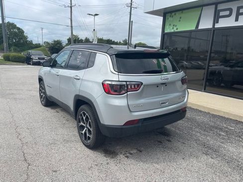 Used 2025 Jeep Compass Limited AWD/4WD image 7