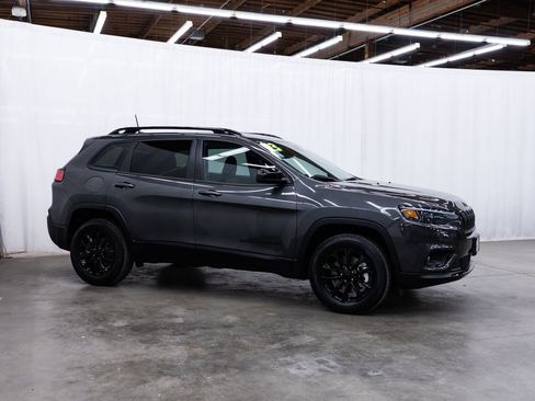 Used 2023 Jeep Cherokee Altitude Lux w/ Mopar Interior Package AWD/4WD image 1