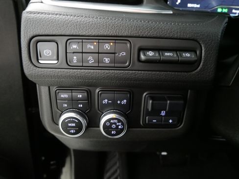 Used 2022 GMC Yukon Denali image 26