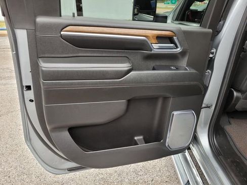 Used 2024 Chevrolet Silverado 2500 High Country w/ High Country Premium Package image 16