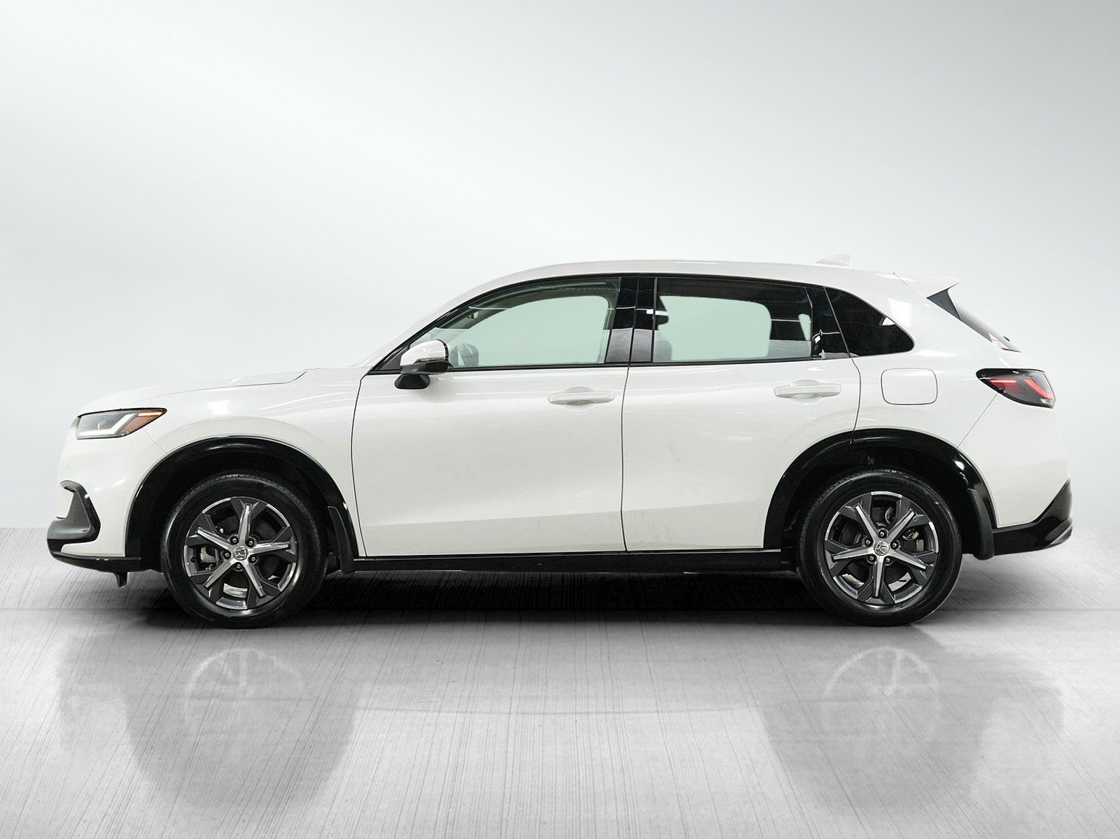 Used 2025 Honda HR-V EX-L image 2