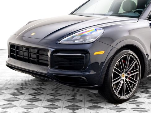 Used 2021 Porsche Cayenne GTS AWD/4WD image 36