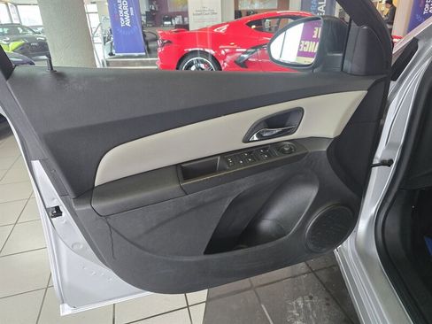 Used 2015 Chevrolet Cruze LS image 7