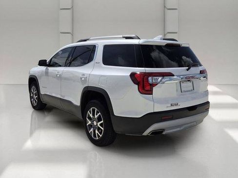 Certified 2023 GMC Acadia SLT FWD image 3