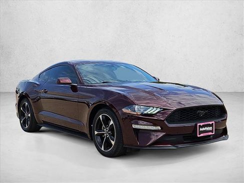 Used 2018 Ford Mustang Coupe RWD image 3