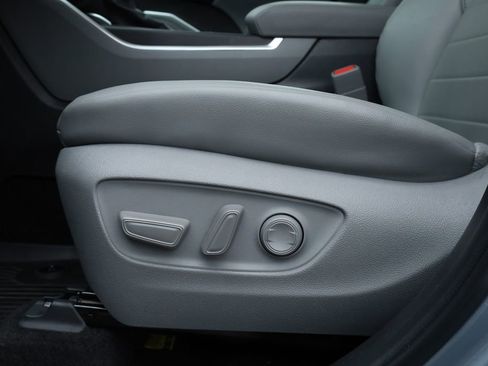 Used 2024 Toyota Highlander XLE image 21