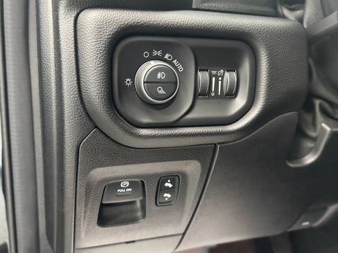 Used 2019 RAM 1500 Big Horn AWD/4WD image 16