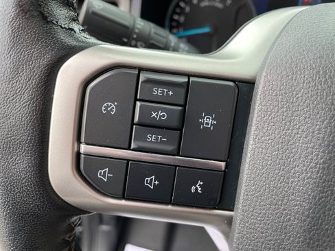 Used 2023 Ford Expedition XLT AWD/4WD image 19