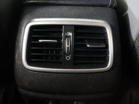 Used 2020 Kia Sorento LX w/ LX I4 Convenience Package image 48