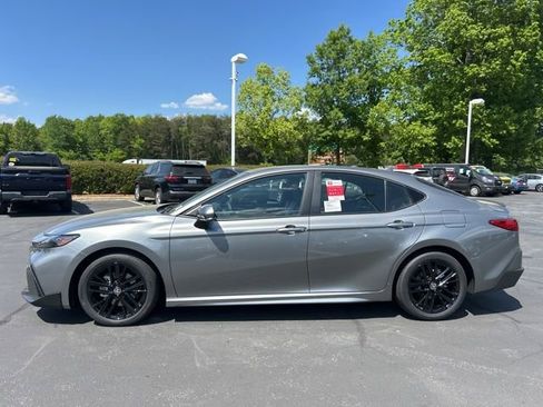 New 2026 Toyota Camry SE FWD image 8