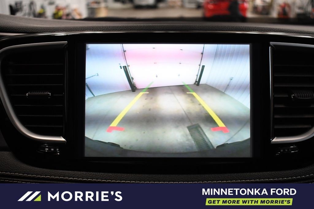 Used 2026 Chrysler Pacifica Select w/ S Appearance Package FWD image 38