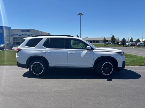 New 2026 Honda Pilot image 2
