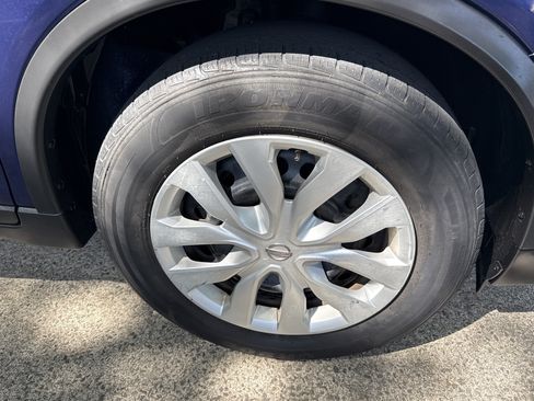Used 2020 Nissan Rogue S AWD/4WD image 12