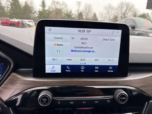 Used 2020 Ford Escape Titanium image 20