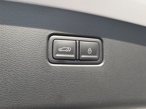 Used 2025 Genesis GV80 3.5T e-SC image 32