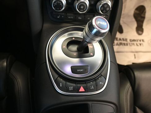 Used 2010 Audi R8 V10 image 17