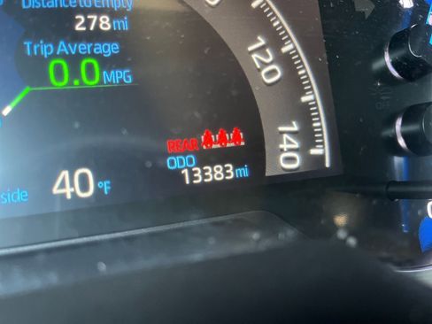 Used 2025 Toyota RAV4 LE image 39