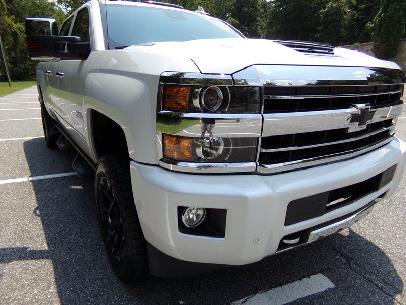 Used 2019 Chevrolet Silverado 2500 High Country w/ Duramax Plus Package AWD/4WD image 4