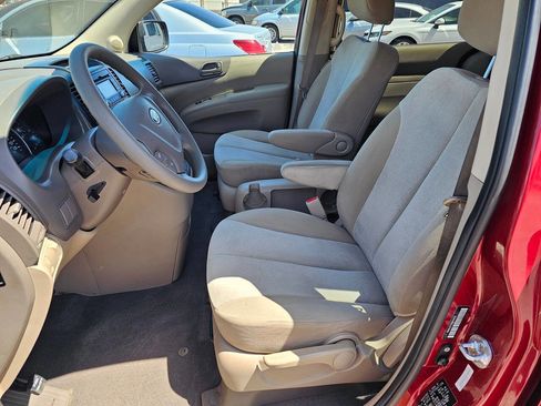 Used 2011 Kia Sedona LX FWD image 5