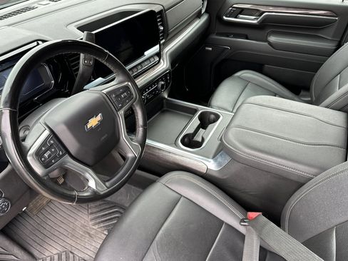 Used 2024 Chevrolet Silverado 2500 LTZ w/ LTZ Premium Package image 9