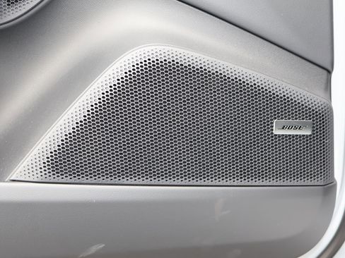 New 2026 Porsche Macan 4 Electric AWD/4WD image 14