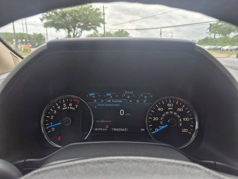 Used 2015 Ford F150 Lariat w/ Equipment Group 502A Luxury AWD/4WD image 39