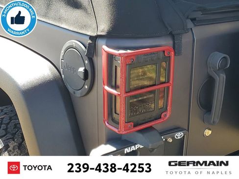 Used 2018 Jeep Wrangler Unlimited Sahara w/ Connectivity Group image 16