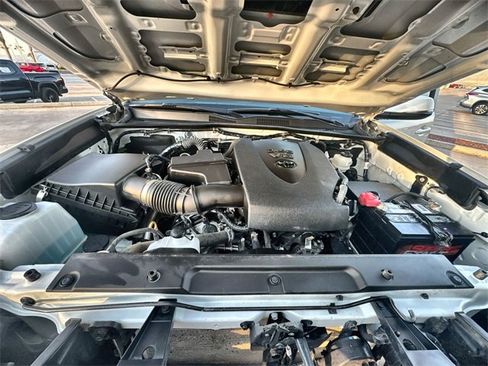Used 2023 Toyota Tacoma TRD Sport image 33