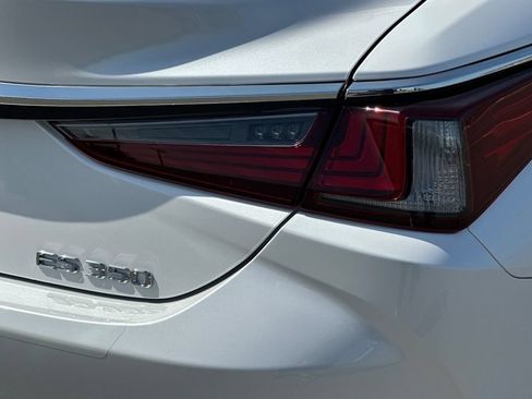 Used 2025 Lexus ES 350 w/ Accessory Package (Z2) FWD image 25