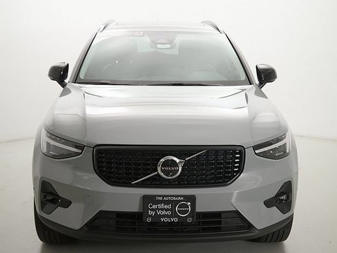Certified 2025 Volvo XC40 B5 Ultra AWD/4WD image 5