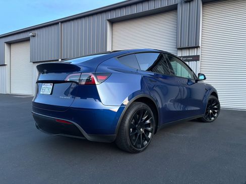 Used 2023 Tesla Model Y Long Range image 8