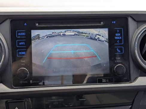 Used 2017 Toyota Tacoma TRD Sport w/ Tow Package (A/T) AWD/4WD image 20