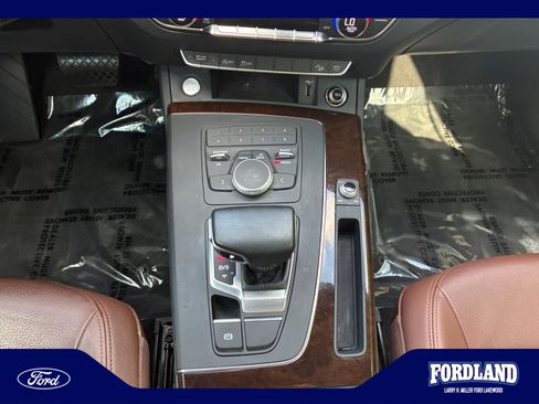 Used 2019 Audi Q5 2.0T Premium w/ Convenience Package AWD/4WD image 30