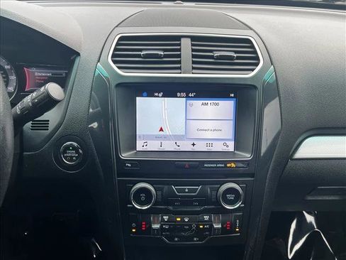 Used 2017 Ford Explorer XLT w/ Equipment Group 202A image 13