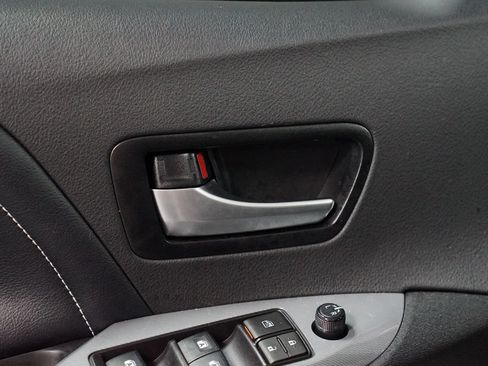 Certified 2020 Toyota Sienna SE FWD image 28