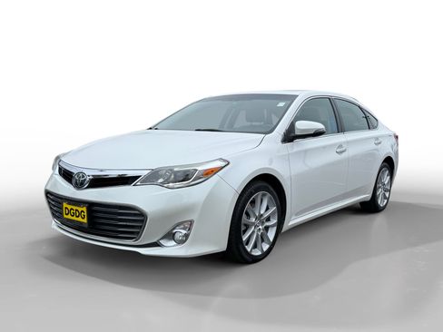 Used 2015 Toyota Avalon Limited image 1