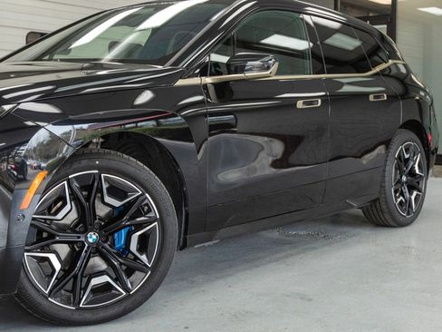 Used 2023 BMW iX xDrive50 w/ Premium Package image 13