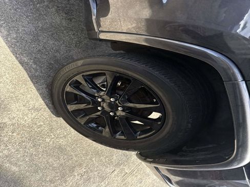 Used 2021 Jeep Grand Cherokee Laredo X image 4